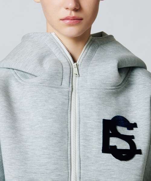 ダンボールロゴジップフーディー(WEB限定)（パーカー）｜ESSENTIAL