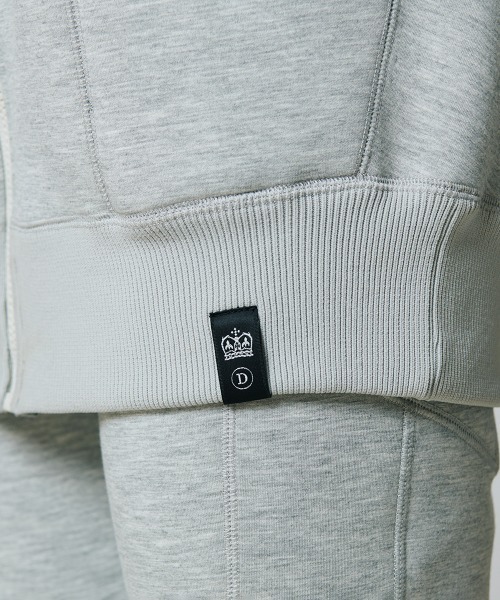 ダンボールロゴジップフーディー(WEB限定)（パーカー）｜ESSENTIAL