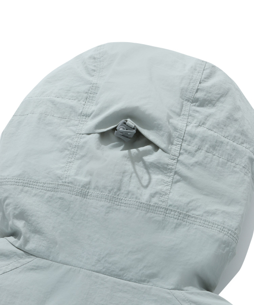 COVERNAT（カバーナット）の「コンフィナイロンウィンドブレーカー ジャンパー ライトグレー（ナイロンジャケット・レディース・その他・X-SMALL/XX-LARGE/LARGE/MEDIUM/SMALL/X-LARGE）」の9枚目の写真