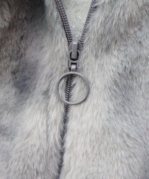 CECIL McBEE（セシルマクビー）の「タイダイ柄ファーフーディーブルゾン（その他アウター・レディース・ブラック/ブルー・MEDIUM/LARGE）」の13枚目の写真