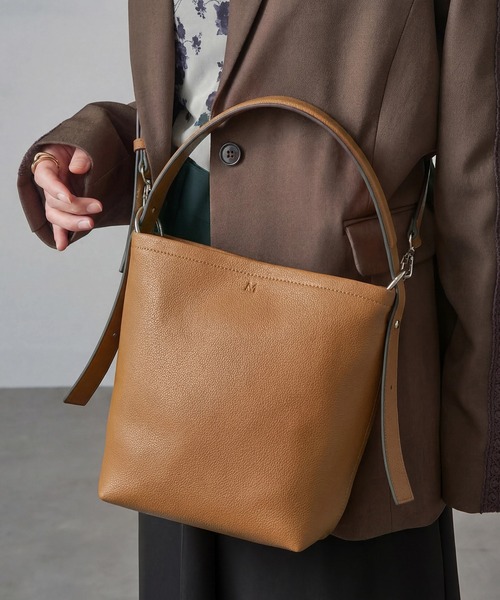 &MyuQ(アンドミューク)の「【&MyuQ】JUNO petit/トートバッグ/ショルダーバッグ(トートバッグ・レディース・ブラック/シルバー/キャメル・FREE)」の1枚目の写真