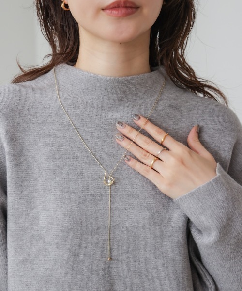 Bou Jeloud（ブージュルード）の「フックパールスライドネックレス（ネックレス・レディース・ゴールド・ONESIZE）」の2枚目の写真