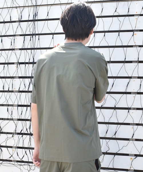 PUMA(プーマ)の「PUMA/プーマ メンズ 半袖 Tシャツ ワンポイント ロゴ シンプル 693746(Tシャツ/カットソー・メンズ・コーラル/オリーブ/ブラック・M/XL/L)」の15枚目の写真