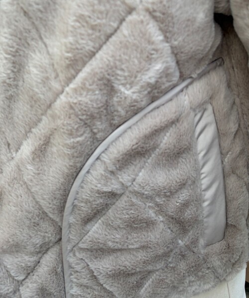 Rouge vif（ルージュヴィフ）の「リバーシブルパネトレーションファーキルトブルゾン（ブルゾン・レディース・ブラウン/グレイッシュベージュ・フリー）」の16枚目の写真