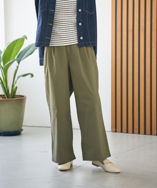 ikka（イッカ）の「デニム／チノワイドパンツ（チノパンツ・レディース・ブラック/ベージュ/ネイビー/カーキ・M/L）」の17枚目の写真