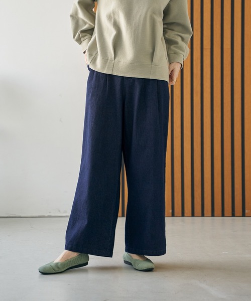 ikka（イッカ）の「デニム／チノワイドパンツ（チノパンツ・レディース・ブラック/ベージュ/ネイビー/カーキ・M/L）」の10枚目の写真