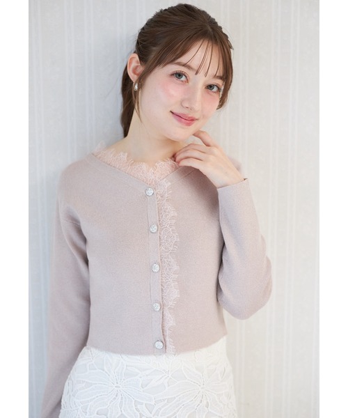 tocco closet（トッコ　クローゼット）の「ビジュー釦スカラップレース装飾ラメニットカーディガン（カーディガン/ボレロ・レディース・ライトブルー/ピンクベージュ/オフホワイト・M）」の17枚目の写真