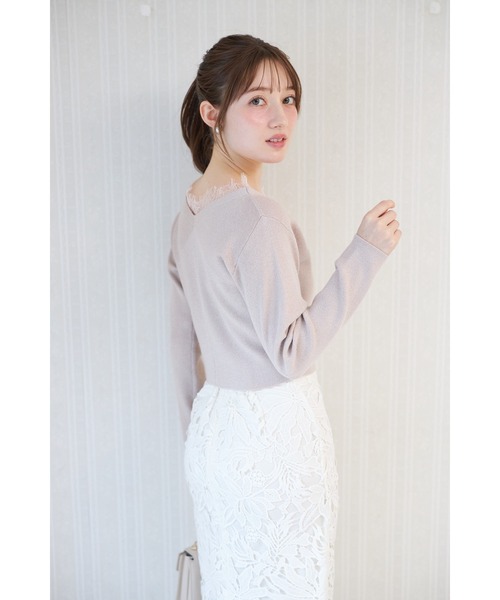 tocco closet（トッコ　クローゼット）の「ビジュー釦スカラップレース装飾ラメニットカーディガン（カーディガン/ボレロ・レディース・ライトブルー/ピンクベージュ/オフホワイト・M）」の18枚目の写真