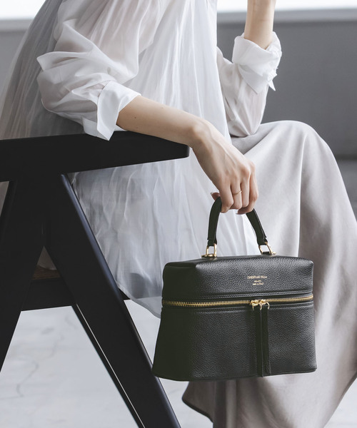 CHRISTIAN VILLA（クリスチャンヴィラ）の「《NOBLE型別注》CHRISTIAN VILLA/クリスチャンヴィラ バニティBAG（ショルダーバッグ・レディース・ブラウン/ブラック・FREE）」の2枚目の写真