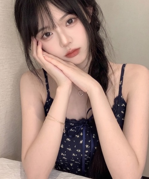 SHEPP（シープ）の「【26年春夏新作】ウエストシャーリング小花柄リボンキャミワンピ ミニ丈（ワンピース・レディース・ネイビー・M/L）」の9枚目の写真