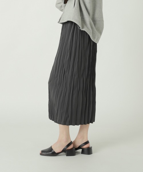 ZUCCa(ズッカ)の「WASHER PLEATS / S(スカート・レディース・ピンク/オフホワイト/チャコールグレー・M size)」の4枚目の写真
