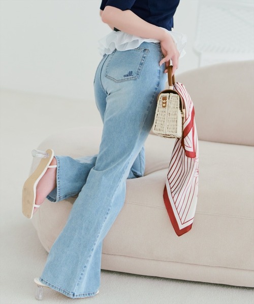WILLSELECTION(ウィルセレクション)の「ロゴ刺繍セミフレアデニムパンツ(デニムパンツ・レディース・ブルー/ライトブルー・MEDIUM/SMALL)」の1枚目の写真