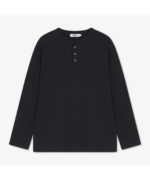 WORK ON BODY OFF（ワークオンボディオフ）の「スリーボタンセミオーバーフィットヘンリーネックロングスリーブ -ブラック（Tシャツ/カットソー）」