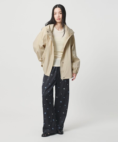 BEAUTY&YOUTH UNITED ARROWS（ビューティーアンドユースユナイテッドアローズ）の「【WEB限定】コットンナイロン フードブルゾン ウォッシャブル（ブルゾン・レディース・ナチュラル/ブラック/モカ・FREE）」の5枚目の写真