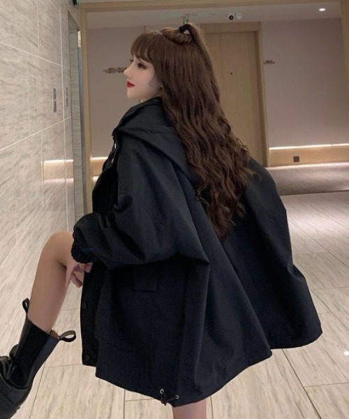 yuue' ( wear )(ユーイ)の「オーバーサイズマウンテンパーカー ライトフーディージャケット(マウンテンパーカー・レディース・ブラック・FREE)」の4枚目の写真