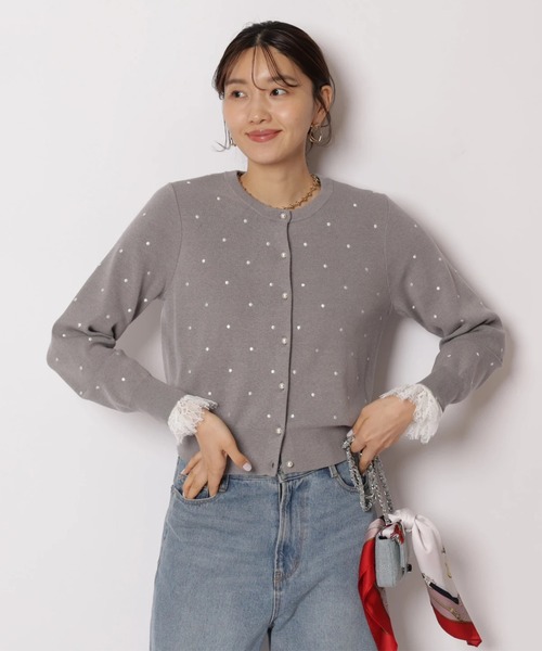 JUSGLITTY(ジャスグリッティー)の「プチドット刺繡カーディガン(ニット/セーター・レディース・グレー/グレイッシュベージュ/ホワイト・2)」の6枚目の写真