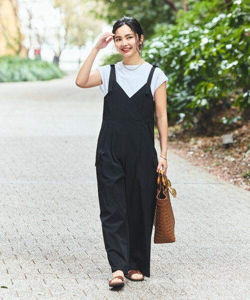 FREAK'S STORE(フリークスストア)の「THOUSAND MILE × FREAK'S STORE/サウザンドマイル 別注 UVカット カシュクール ワイドサロペット(サロペット/オーバーオール・レディース・ブラック/ベージュ・フリ-)」の1枚目の写真