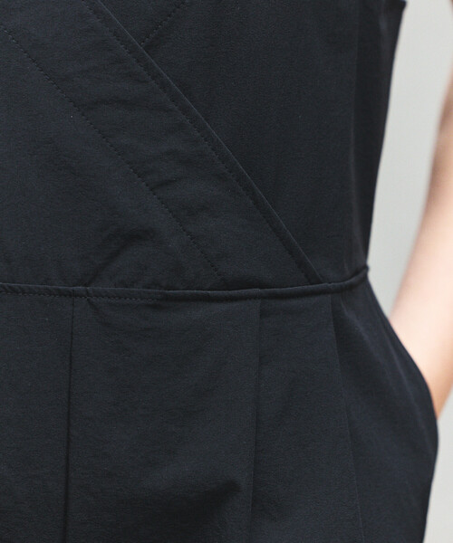 FREAK'S STORE(フリークスストア)の「THOUSAND MILE × FREAK'S STORE/サウザンドマイル 別注 UVカット カシュクール ワイドサロペット(サロペット/オーバーオール・レディース・ブラック/ベージュ・フリ-)」の3枚目の写真