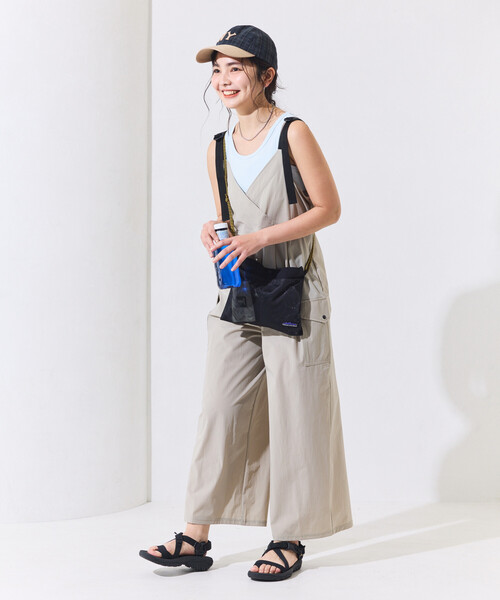 FREAK'S STORE(フリークスストア)の「THOUSAND MILE × FREAK'S STORE/サウザンドマイル 別注 UVカット カシュクール ワイドサロペット(サロペット/オーバーオール・レディース・ブラック/ベージュ・フリ-)」の6枚目の写真