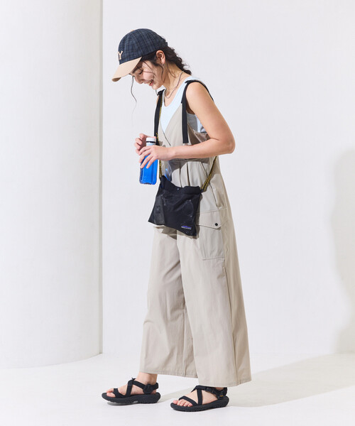 FREAK'S STORE(フリークスストア)の「THOUSAND MILE × FREAK'S STORE/サウザンドマイル 別注 UVカット カシュクール ワイドサロペット(サロペット/オーバーオール・レディース・ブラック/ベージュ・フリ-)」の7枚目の写真