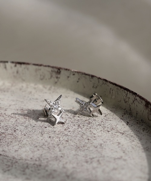 A BATHING APE（アベイシングエイプ）の「STA EARRINGS（ピアス（両耳