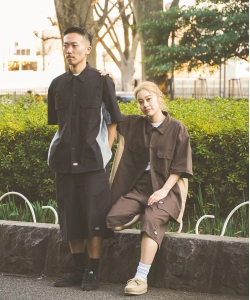 Dickies（ディッキーズ）の「【別注】Dickies / バイカラー ゴルフ ワークシャツ（シャツ/ブラウス・メンズ・ブラック/ブラウン/ネイビー・MEDIUM/LARGE/SMALL/X-LARGE）」の4枚目の写真