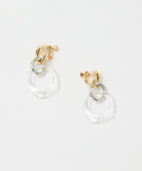 green label relaxing（グリーンレーベルリラクシング）の「3リング イヤリング（イヤリング・レディース・その他1/オフホワイト・FREE）」の2枚目の写真