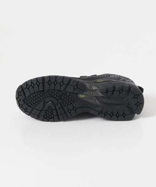 URBAN RESEARCH(アーバンリサーチ)の「NEW BALANCE 1906F(スニーカー・メンズ・ブラック・26/26.5/27/27.5/28/28.5/29/30)」の3枚目の写真