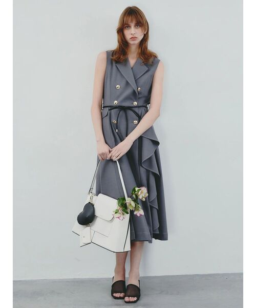 TONAL(トーナル)の「トレンチラッフルジレワンピース(ワンピース・レディース・グレー/ベージュ/アイボリー・MEDIUM)」の1枚目の写真