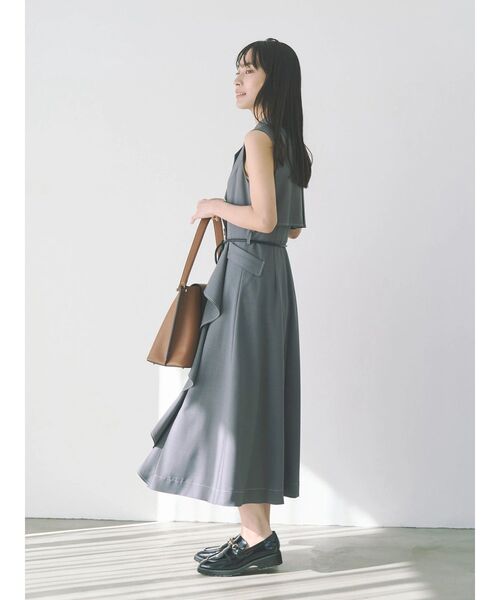 TONAL(トーナル)の「トレンチラッフルジレワンピース(ワンピース・レディース・グレー/ベージュ/アイボリー・MEDIUM)」の15枚目の写真