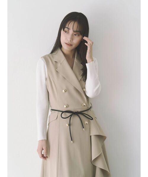 TONAL(トーナル)の「トレンチラッフルジレワンピース(ワンピース・レディース・グレー/ベージュ/アイボリー・MEDIUM)」の18枚目の写真