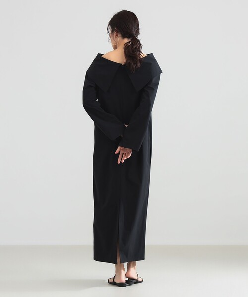 Demi-Luxe BEAMS(デミルクス ビームス)の「【8/6値下げ】オフショルダー ロングワンピース(ワンピース・レディース・ブラック/ベージュ・38/36)」の5枚目の写真