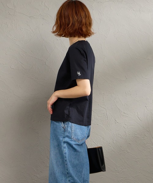 MICA&DEAL（マイカ＆ディール）の「[MICA&DEAL/マイカアンドディール] ワンポイントロゴ刺繍Tシャツ（Tシャツ/カットソー・レディース・ネイビー/ブラウン/ホワイト・F）」の8枚目の写真