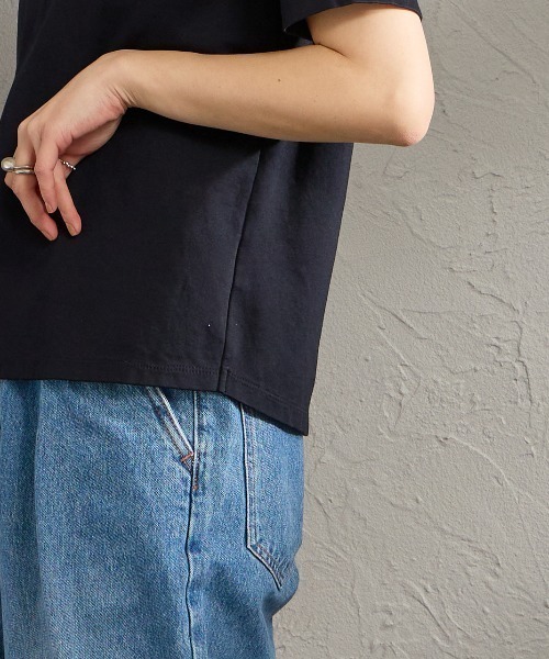 MICA&DEAL（マイカ＆ディール）の「[MICA&DEAL/マイカアンドディール] ワンポイントロゴ刺繍Tシャツ（Tシャツ/カットソー・レディース・ネイビー/ブラウン/ホワイト・F）」の13枚目の写真
