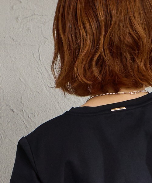 MICA&DEAL（マイカ＆ディール）の「[MICA&DEAL/マイカアンドディール] ワンポイントロゴ刺繍Tシャツ（Tシャツ/カットソー・レディース・ネイビー/ブラウン/ホワイト・F）」の12枚目の写真