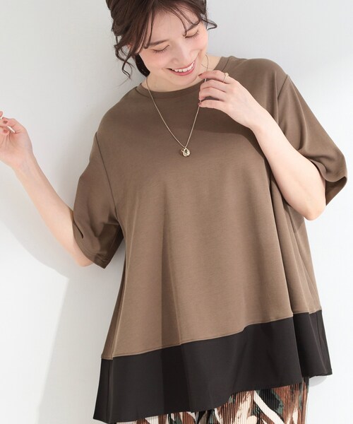 SHOO・LA・RUE（シューラルー）の「【新色追加/ひんやり/UV/抗菌防臭】体型カバーも叶う 裾切り替えAライントップス（Tシャツ/カットソー・レディース・ベージュ系その他7/チャコール/サックスブルー/ブラック/ブラウン系その他5/ホワイト・03/02/04）」の5枚目の写真