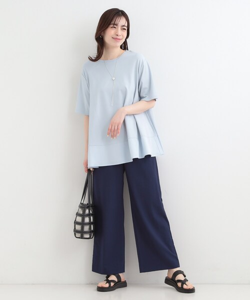 SHOO・LA・RUE（シューラルー）の「【接触冷感/UVカット/抗菌防臭】体型カバーも叶う　裾切り替えAライントップス（Tシャツ/カットソー・レディース・ベージュ系その他7/チャコール/サックスブルー/ブラック・03/02/04）」の6枚目の写真