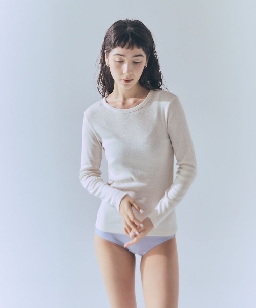 me.(ミードット)の「【 me. / ミードット 】washable silk fraise ロングTシャツ me-25415 HPI(Tシャツ/カットソー・レディース・ライム/アイボリー/ブラック・FREE)」の1枚目の写真