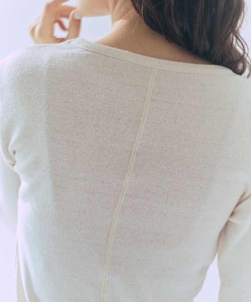 me.(ミードット)の「【 me. / ミードット 】washable silk fraise ロングTシャツ me-25415 HPI(Tシャツ/カットソー・レディース・ライム/アイボリー/ブラック・FREE)」の5枚目の写真