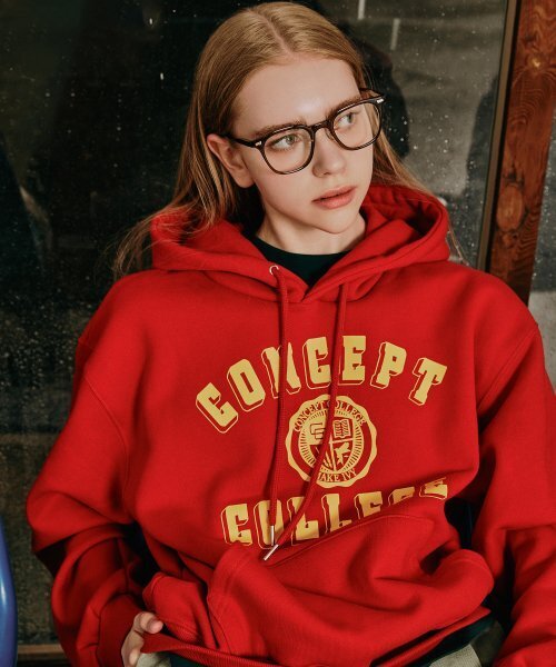 CONCEPTCOLLEGE（コンセプトカレッジ）の「クラシックビッグロゴディープレッドフードパーカー [男女共用]（パーカー・レディース・その他・LARGE/MEDIUM）」の5枚目の写真