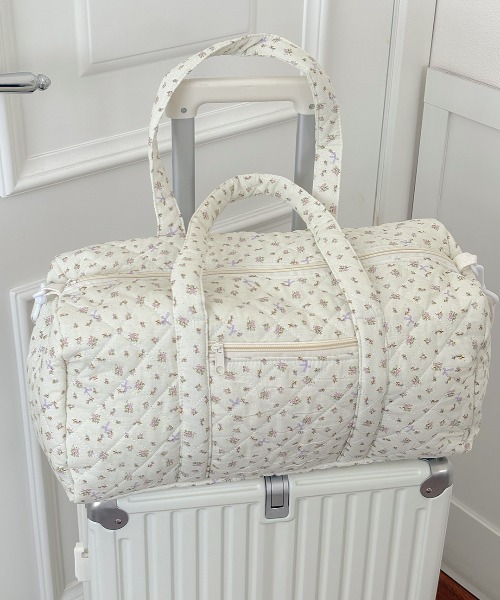 mebole(メボレ)の「キルティングフラワーボストンバッグ(ボストンバッグ・レディース・アイボリー/ブラック・FREE)」の6枚目の写真