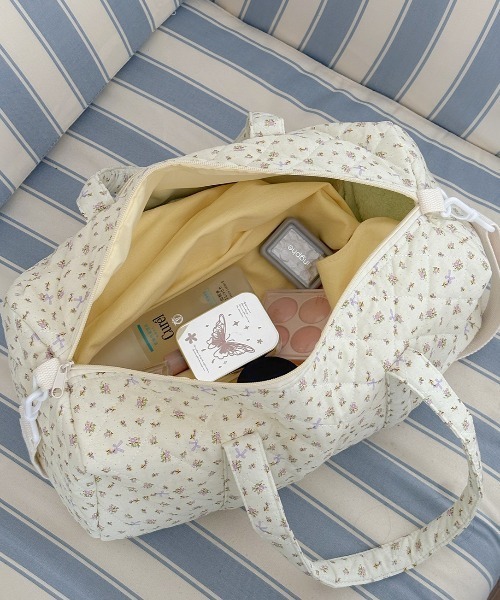 mebole(メボレ)の「キルティングフラワーボストンバッグ(ボストンバッグ・レディース・アイボリー/ブラック・FREE)」の9枚目の写真