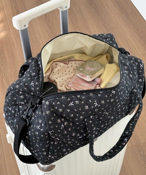 mebole(メボレ)の「キルティングフラワーボストンバッグ(ボストンバッグ・レディース・アイボリー/ブラック・FREE)」の12枚目の写真