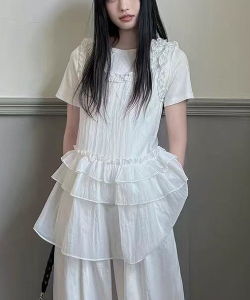 Achic(アシック)の「フリルチュールレイヤードキャミワンピース(ワンピース・レディース・ホワイト・M)」の1枚目の写真