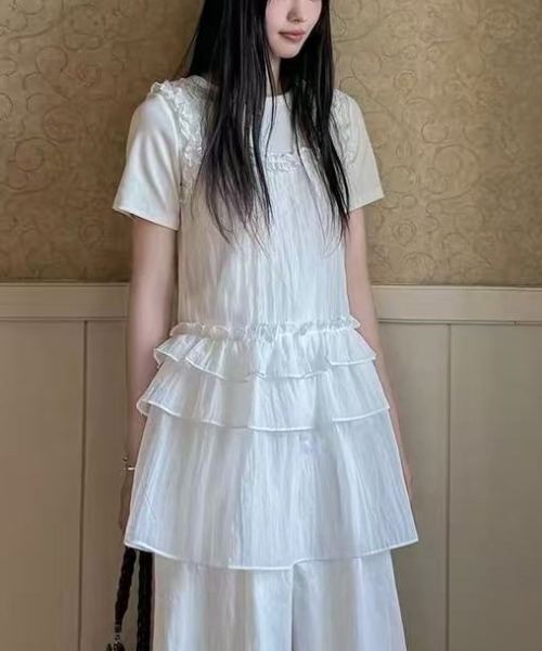 Achic(アシック)の「フリルチュールレイヤードキャミワンピース(ワンピース・レディース・ホワイト・M)」の9枚目の写真