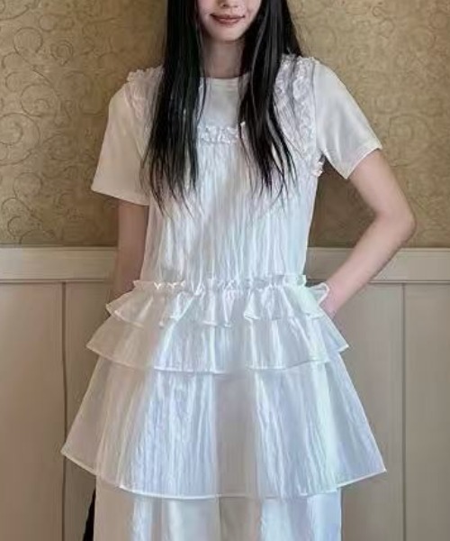 Achic(アシック)の「フリルチュールレイヤードキャミワンピース(ワンピース・レディース・ホワイト・M)」の10枚目の写真