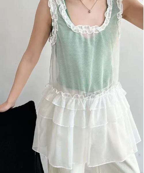 Achic(アシック)の「フリルチュールレイヤードキャミワンピース(ワンピース・レディース・ホワイト・M)」の13枚目の写真
