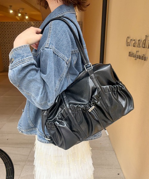 frunco(フランコ)の「【ZOZOTOWN限定】ドロストギャザー 2WAYショルダーバッグ(ショルダーバッグ・レディース・ブラック/ダークブラウン/ブラウン・FREE)」の4枚目の写真