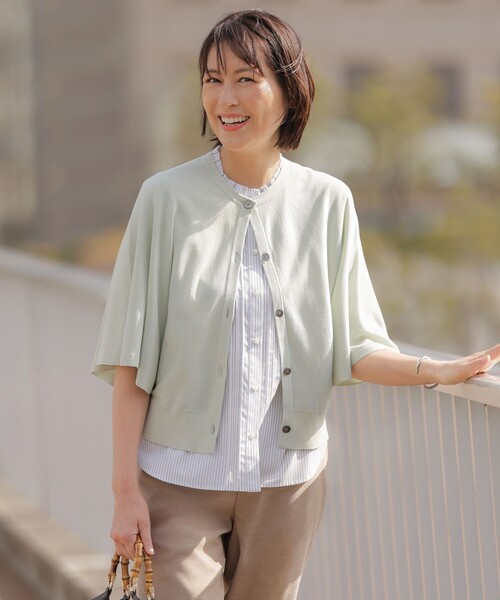 J.PRESS Ladies(J.プレス レディス)の「COTTON ACETATE DRY バタフライスリーブ カーディガン(カーディガン/ボレロ・レディース・ホワイト系/ベージュ系/ネイビー系/ライトグリーン系・SMALL)」の3枚目の写真