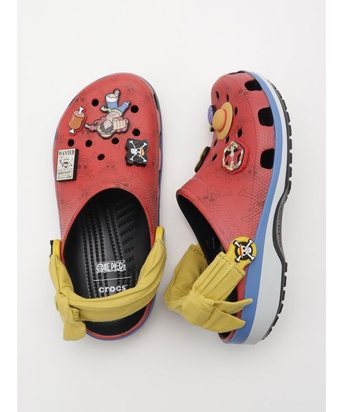 crocs（クロックス）の「【CROCS】212125-90H ONE PIECE LUFFY CLASSIC CLOG（サンダル・レディース・マルチ・27/23/26/25/24）」の3枚目の写真